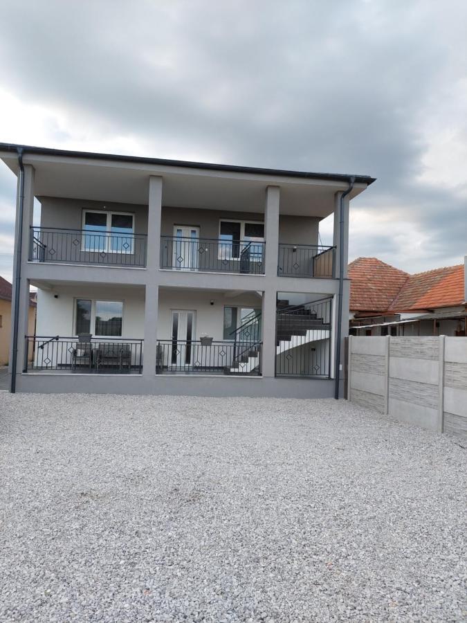 Apartmany Roland Veľký Meder Zewnętrze zdjęcie